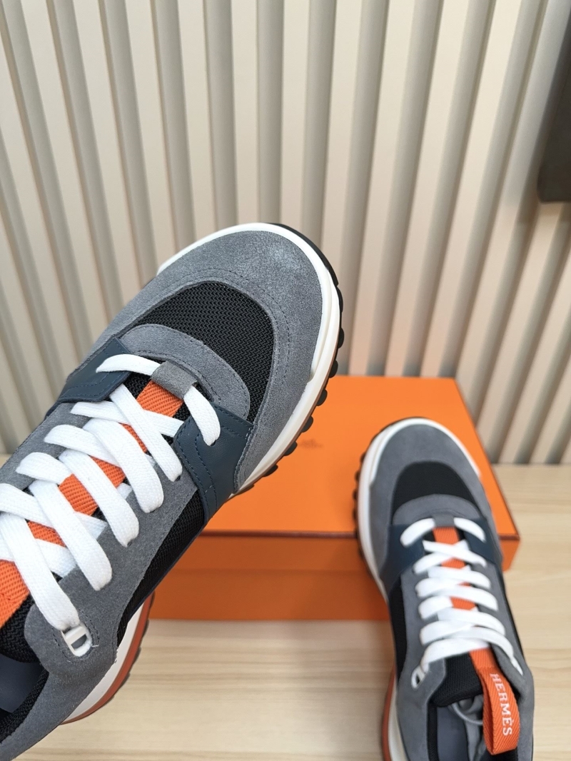 H**me5 sneaker